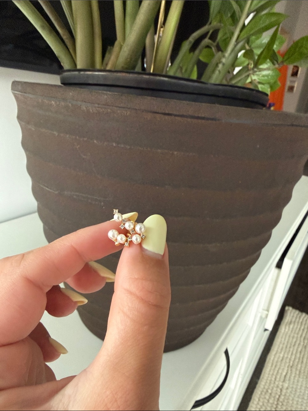 Anthropologie Delicate Pearl Cluster Stud Earrings in Gold - NWOT